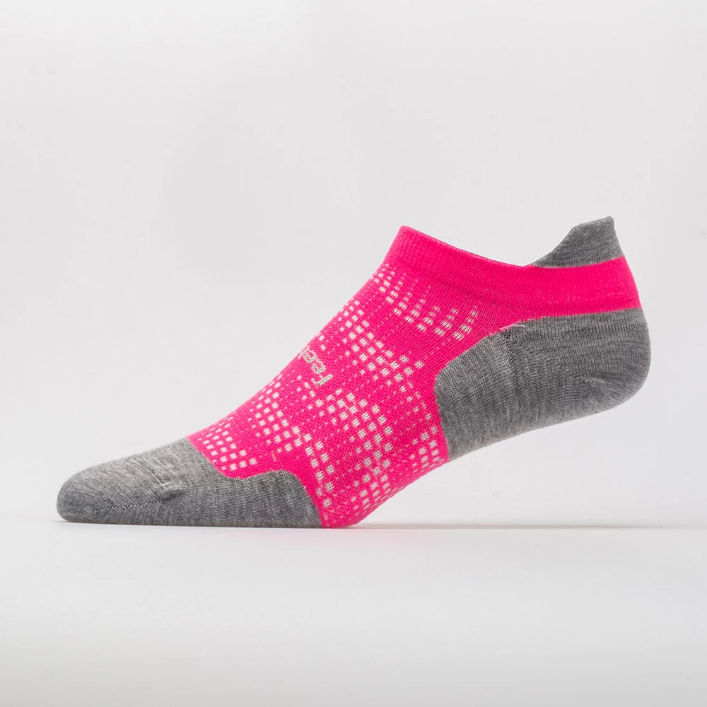 Feetures High Performance Ultra Light Cushion No Show Tab Socks 19 Feetures High Performance Ultra Light Cushion No Show Tab Socks - Image 17