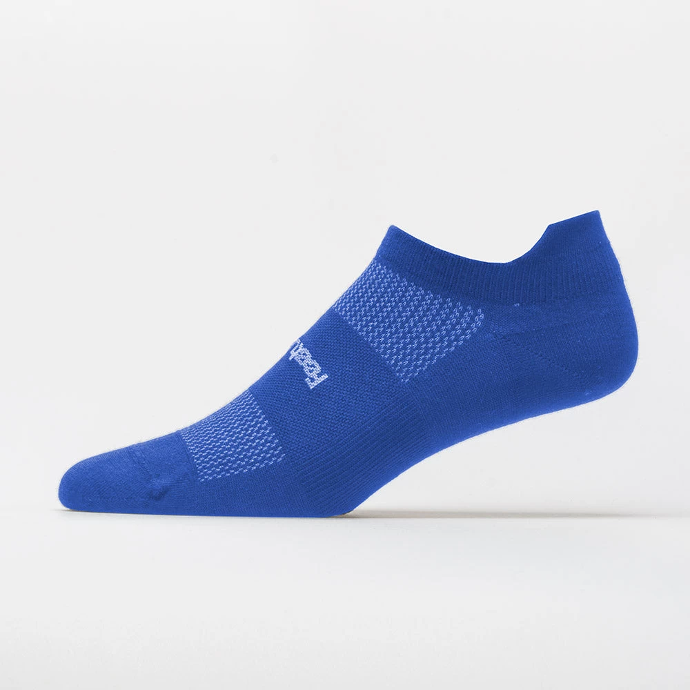 Feetures High Performance Ultra Light Cushion No Show Tab Socks 20 Feetures High Performance Ultra Light Cushion No Show Tab Socks - Image 18