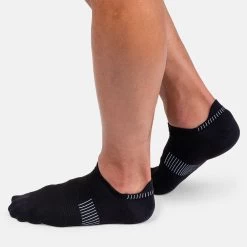 On Running On Ultralight Low Socks Men's -Sport Racquet Shop 651250 864 1